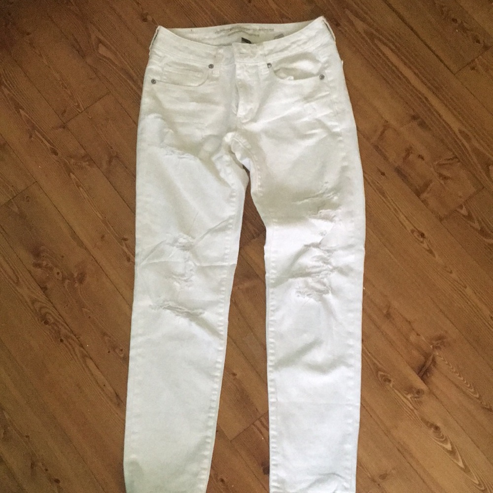 American eagle white ripped jeans